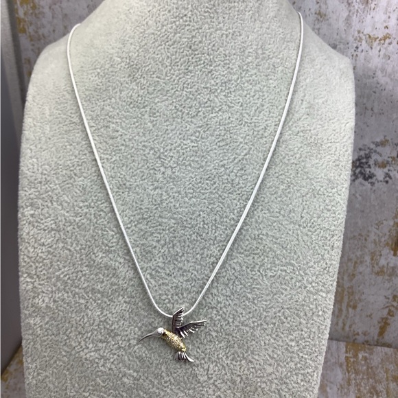 Beautiful Hummingbird Pendant Necklace Sterling Gold and Diamonds - Picture 2 of 5